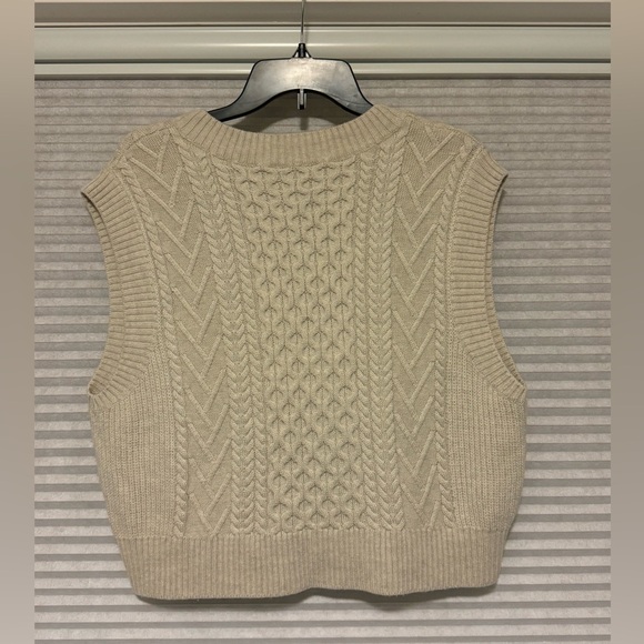 Babaton Cream Wool Sweater Vest - size large! Excellent condition - Picture 2 of 4